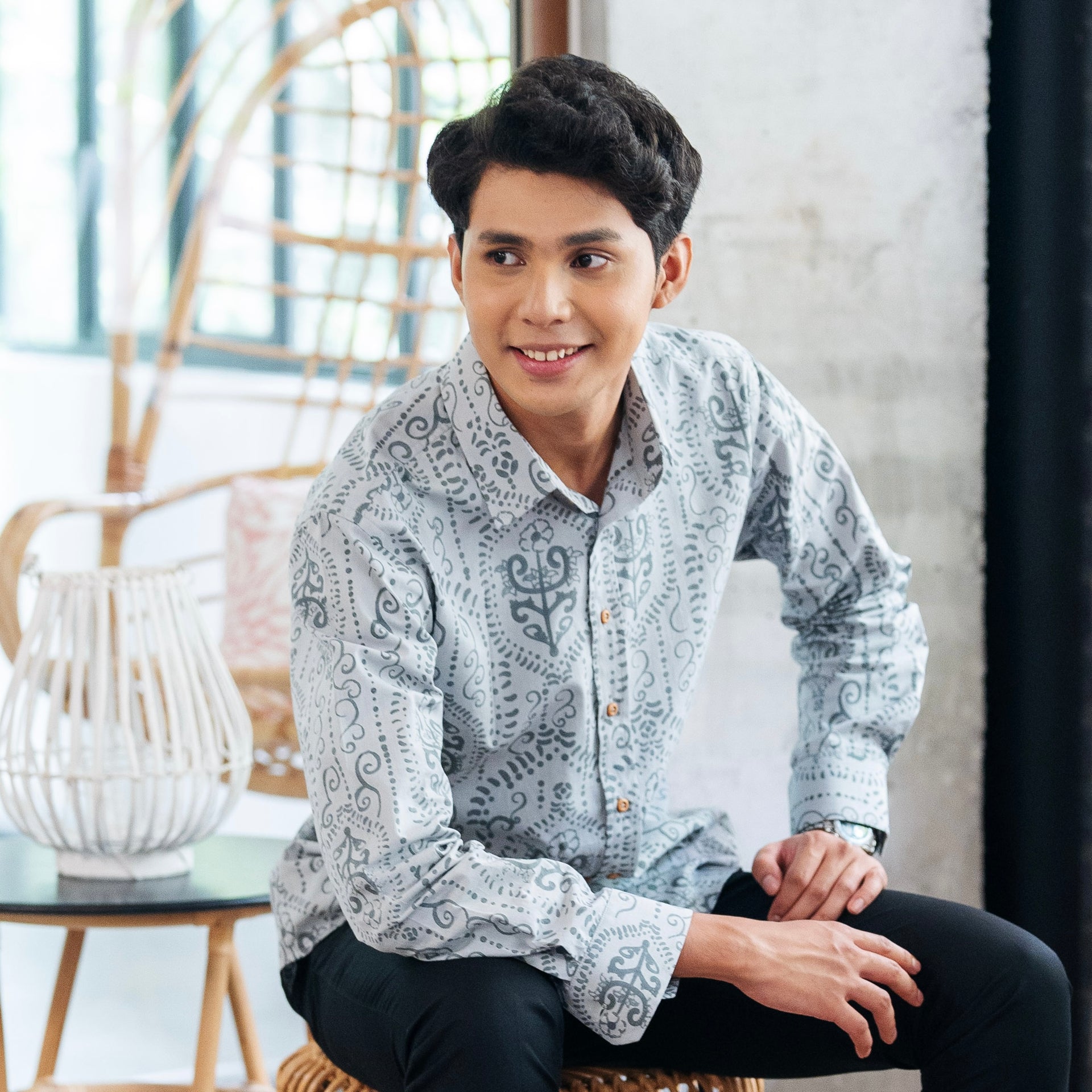 Men's Long-Sleeved Batik Shirt - Grey Petola