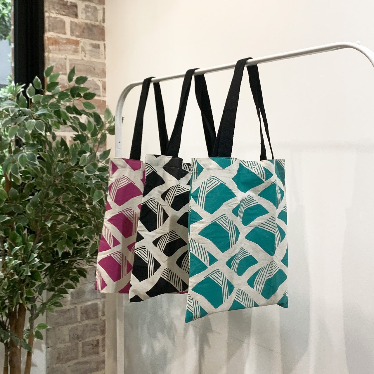 Embrace Malaysian Culture with Our Stunning Batik Boutique Tote Bags!