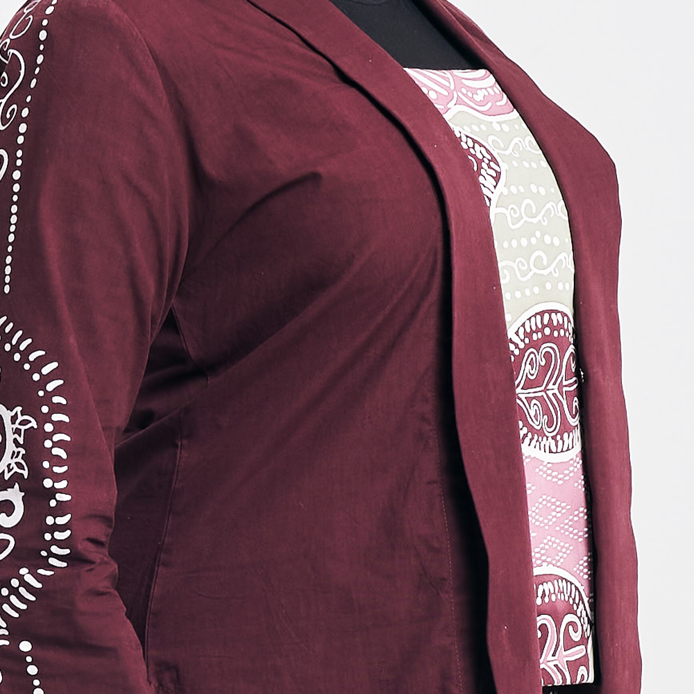 Close-up of Batik Kebaya Jacket Details – A detailed view highlighting the intricate batik motifs and premium fabric texture