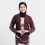 Full-Length Maroon Batik Kebaya Jacket Look – A model showcasing the sophisticated silhouette of the maroon Petola kebaya jacket