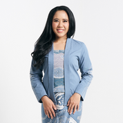 Full-Length Batik Kebaya Jacket Look – A model showcasing the stylish and structured silhouette of the slate Petola kebaya jacket