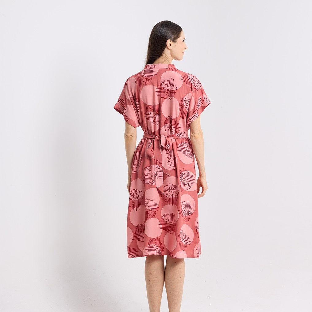 back view of the crimson yuan dian ayaz dress showing the short sleeves and the tie back 