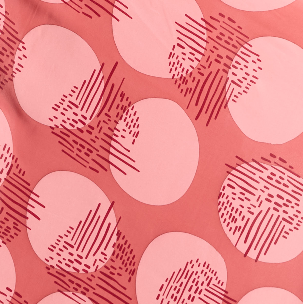 Close up of the Crimson Yuan dian pattern 