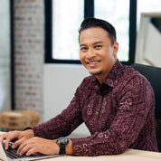 (SALE) Men's Long-Sleeved Batik Shirt - Garnet Petola