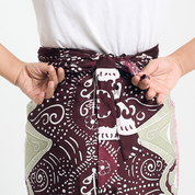 Close-up of Batik Pareo Waist Tie – A detailed view of the maroon batik pareo’s adjustable waist tie for a secure and comfortable fit