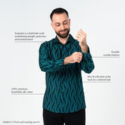 description photo of the teal snakeskin with unique qualties 