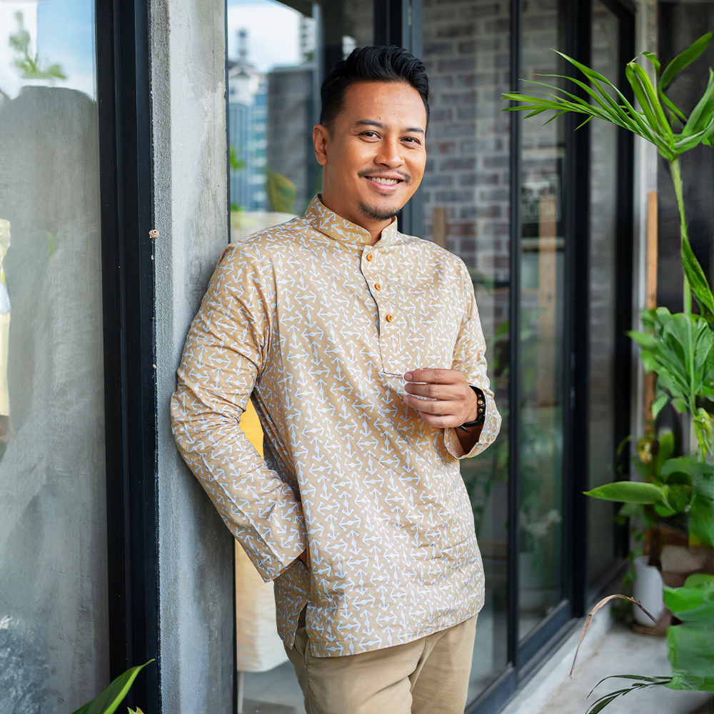 Men's Batik Kurta - Latte Kompas - Batik Boutique