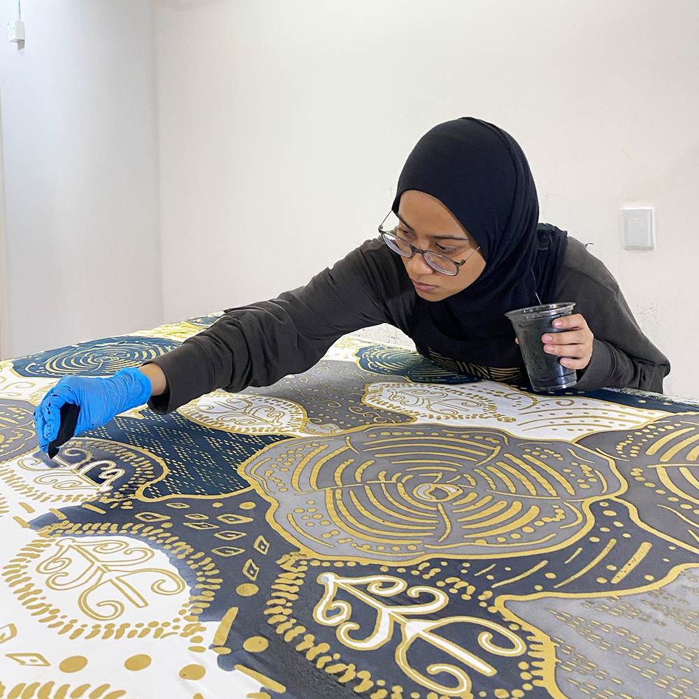 (SALE) Men's Modern Batik Shirt - Slate Petola