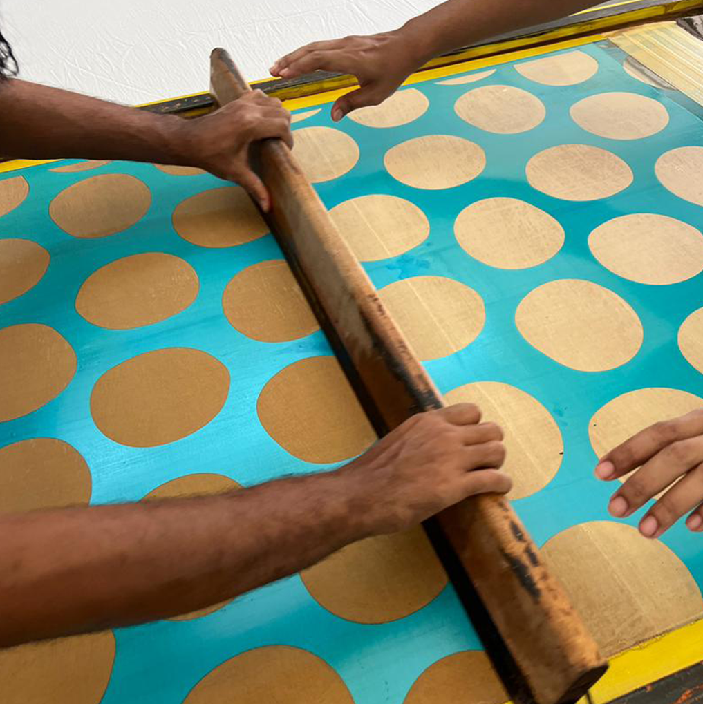 artisan photo of the yuan dian pattern being made 