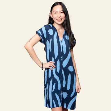 BatikDress_MasrinaBlueMirage_Model1