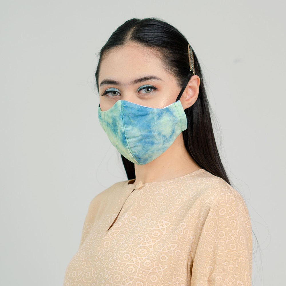 BatikRoundedMask_GreenBlueShibori_Model